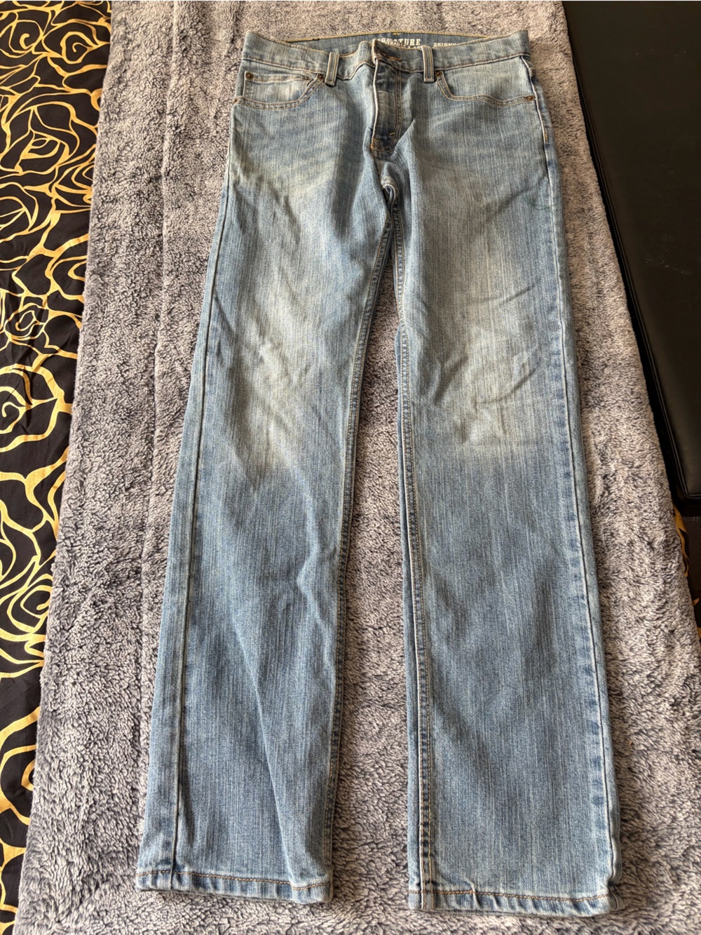 Signature by Levi Strauss & Co. Signature Straight Leg. Straight Leg Jeans in